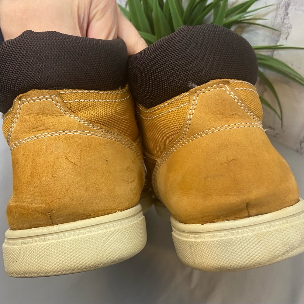 Timberland Men's Wheat Chukka Boots - Picture 6 of 12